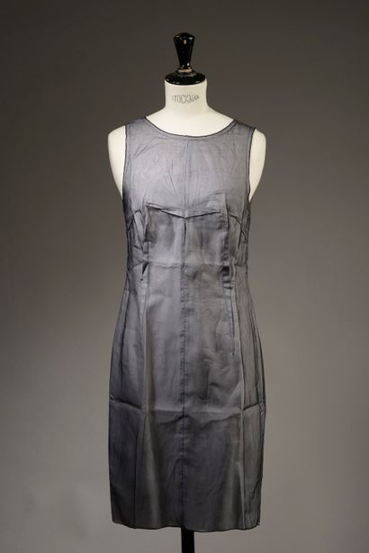 D&G.

Robe sans manches, simple encolure...