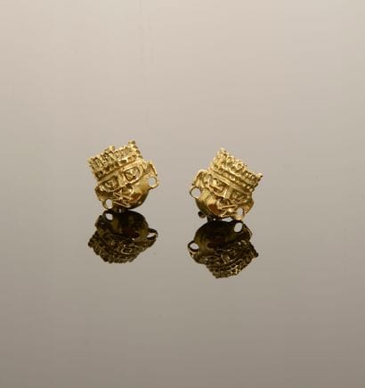 Pair of cufflinks in 9k yellow gold decorated...