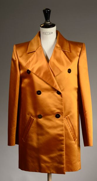 Veste en soie orange mordoré, fermeture croisée...