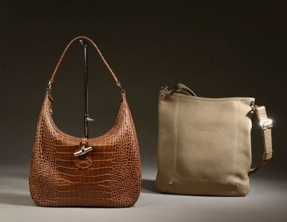 LONGCHAMP. 

Shoulder bag in brown leather,...