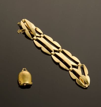 Bracelet in 18k yellow gold with eight oval...