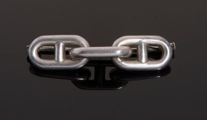 HERMÈS. 

Brooch in silver 800 thousandths...