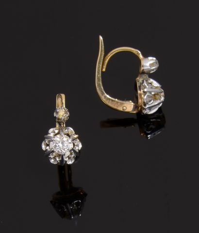 Pair of 18k yellow gold dormeuses, signed...