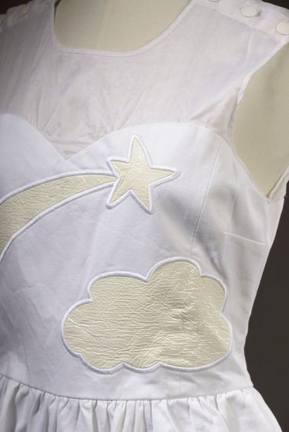 JC DE CASTEBAJAC Paris.

Robe sans manches...