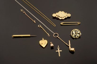 Ensemble en or jaune 18k comprenant : 

-...