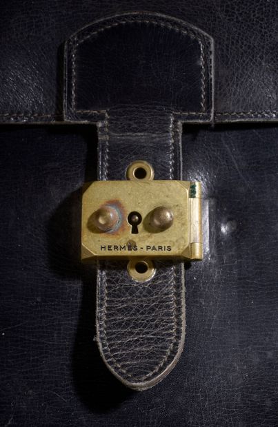 
HERMÈS.





Black box dispatch bag with...