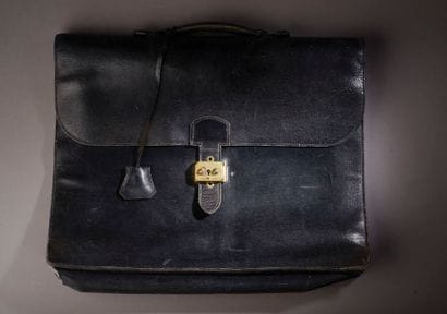
HERMÈS.





Black box dispatch bag with...