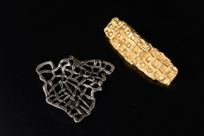 ASSAÏ.

Set of two brooches, one barrette...