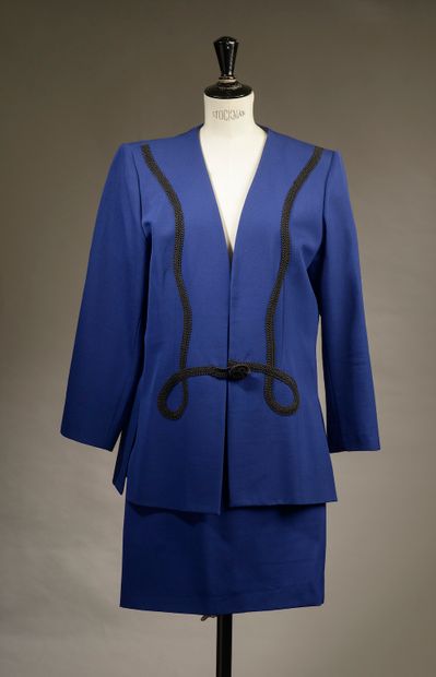 YVES SAINT LAURENT Variation.

Ensemble de...