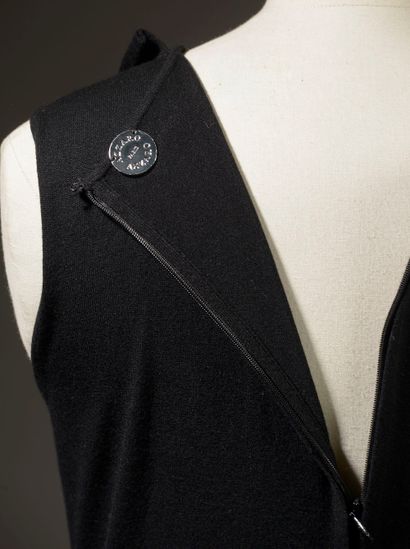 AZZARO

Robe sans manches en maille de coton...