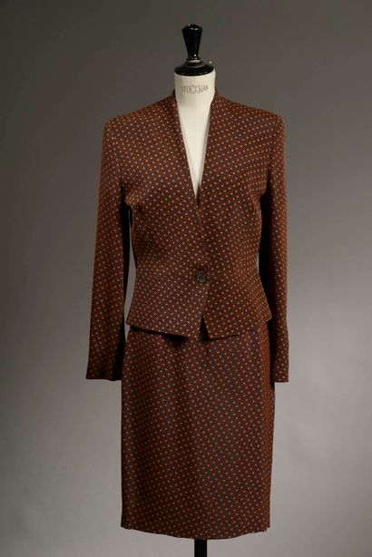 GIVENCHY Vision.

Ensemble de tailleur jupe...