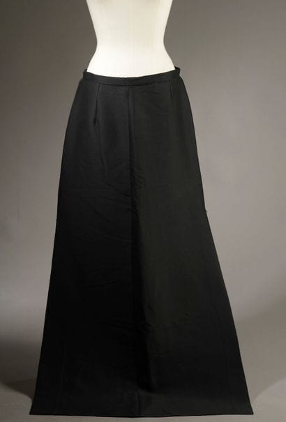 Black cotton dress, high waist, zipper back....
