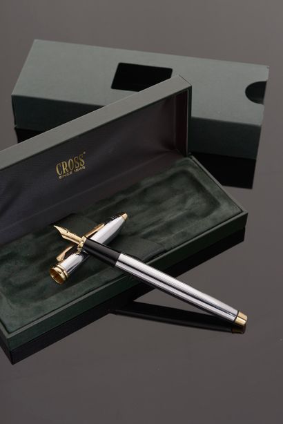 CROSS. 

 Fountain pen in two-tone metal,...