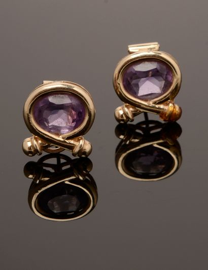 Pair of earrings in 14k yellow gold, the...