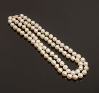 Collier choker à deux rangs d'un total de...