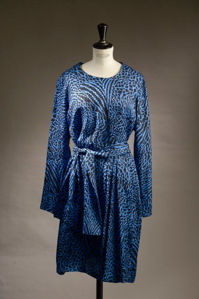YVES SAINT LAURENT Variation.

Silk dress...