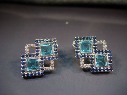 Paire de boucles d'oreilles géométriques...