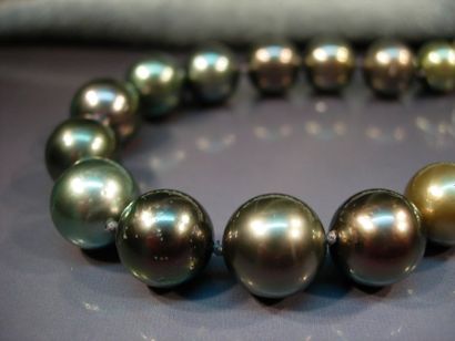 Collier de perles de culture de Tahiti diamètre...