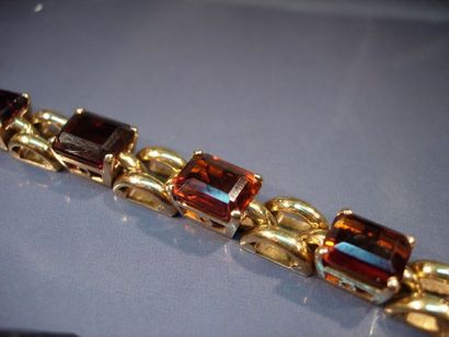 Bracelet en or jaune 14K maillons bombés...