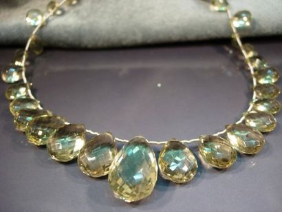 Collier draperie orné de citrines poires...