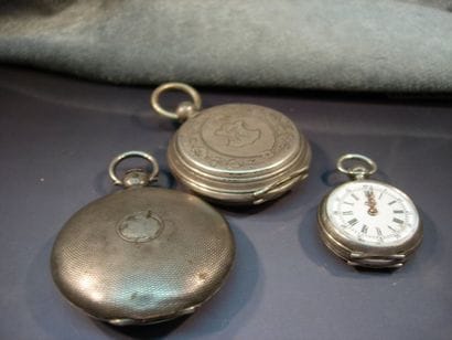 Montre de gousset et montre de col en argent,...