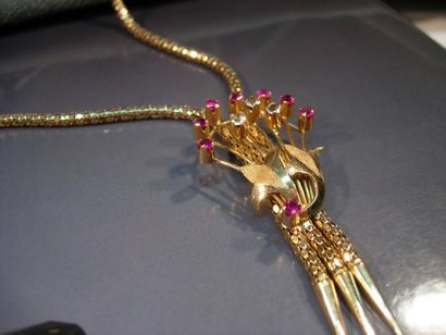 Collier en or jaune 14 K maille colonne centré...