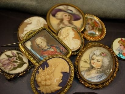 Lot de miniatures diverses, certaines peintes....