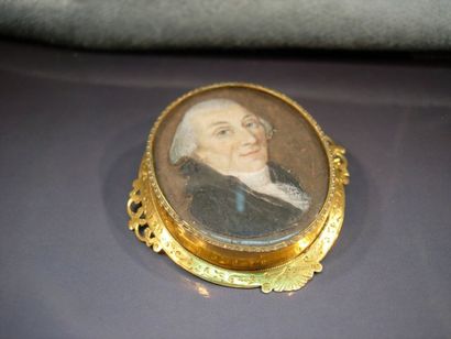 Broche en pomponne garnie d'une miniature,...