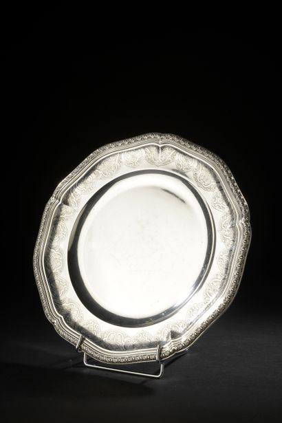 Circular silver dish 950 thousandths, the...