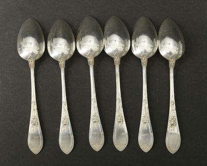 Silver set including :

- six oyster forks...