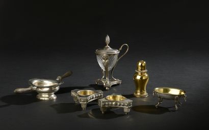 Set in silver 800 thousandths of small foreign...