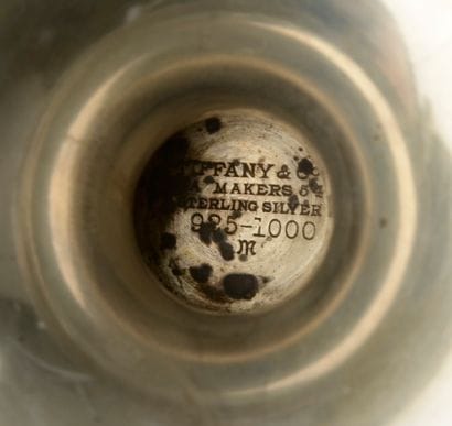 Pair of silver cups on pedestal 925 thousandths,...