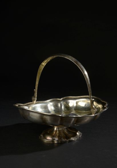 Oval basket on pedestal in silver gilded...