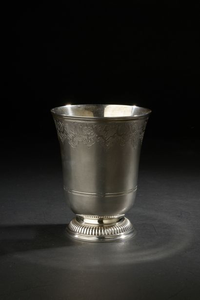 Large tulip-shaped silver kettle 950 thousandths,...