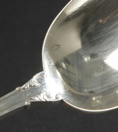 Twelve cutlery (missing a spoon) in silver...