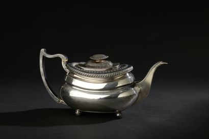 Pair of silver cups on pedestal 925 thousandths,...