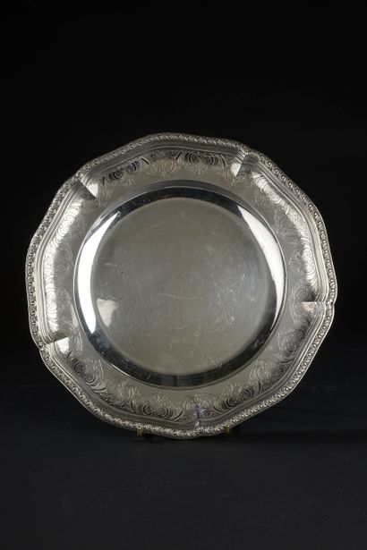 Circular silver dish 950 thousandths, the...