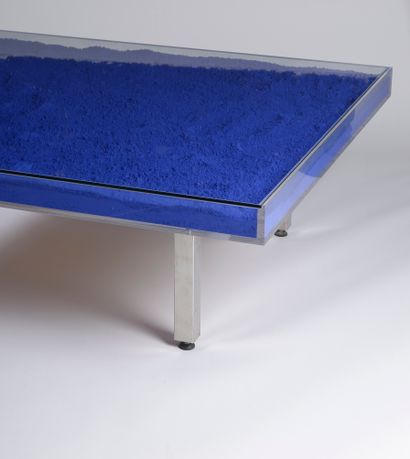 Yves KLEIN (1928-1962).

Table IKB ® en Plexiglas...