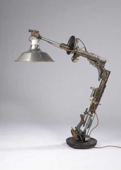 Guillaume LANCELIN (né en 1974).

Lampadaire...