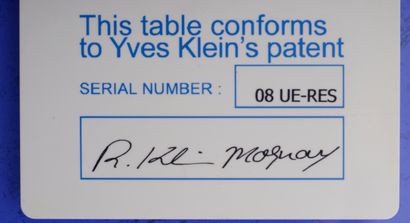 Yves KLEIN (1928-1962).

Table IKB ® en Plexiglas...