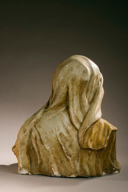 Buste en plâtre polychrome figurant la Vierge...