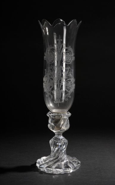 BACCARAT
Photophore, la base en cristal moulé...