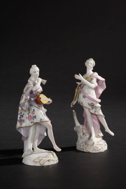 MEISSEN.
Deux sujets en porcelaine polychrome...
