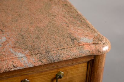 Paire de bergères en hêtre mouluré et sculpté,...