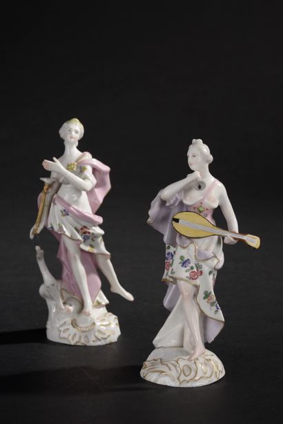MEISSEN.
Deux sujets en porcelaine polychrome...