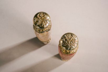 BACCARAT.
Flacon à parfum en cristal gravé...