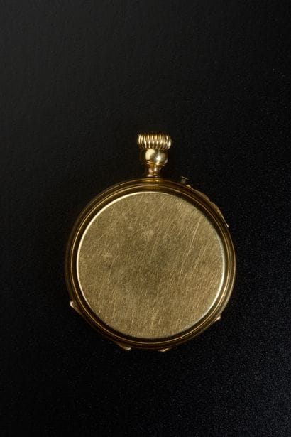 Montre de col en or jaune 18K, cadran émaillé...