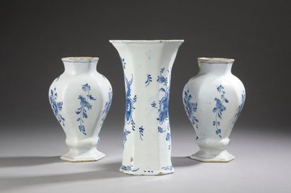 DELFT - XVIIIth century. 
Pair of earthenware...
