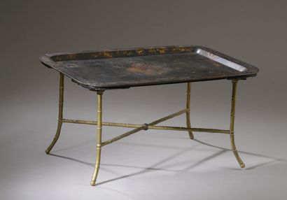 Table basse à piètement en métal à l'imitation...