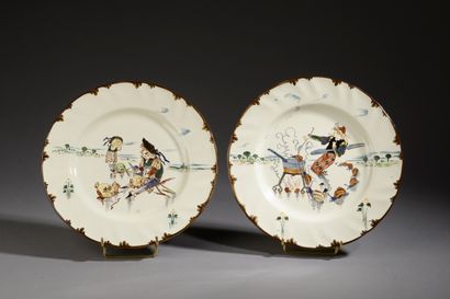 CREIL MONTEREAU et Cie.

Pair of earthenware...